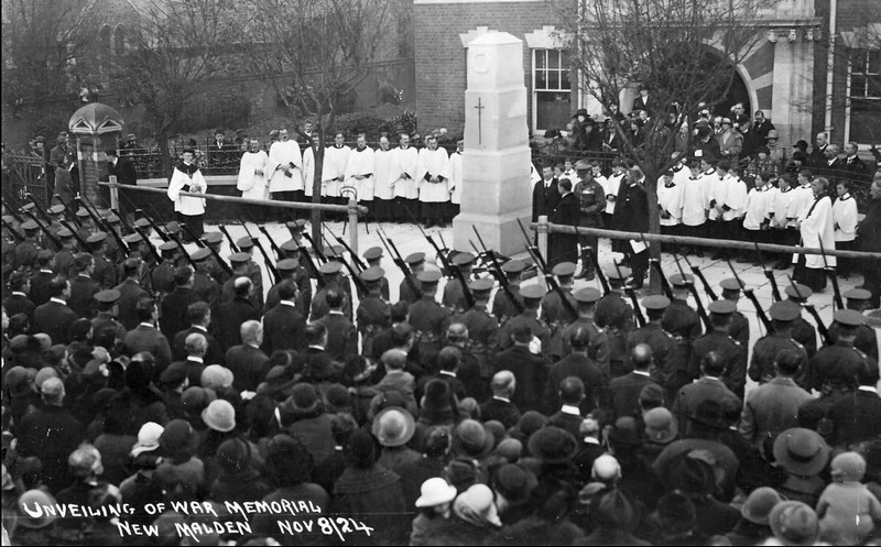 Photo of the unveiling of New Malden War Memorial
